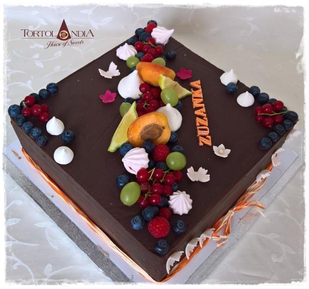 Čokoládová s ovocím a pusinkami, torta, Čokoládové torty, Tortolandia.sk, 1