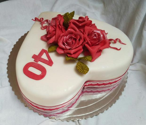 Narodeninová s ružami, torta, Narodeninové torty, Lucia Gažiová, 1