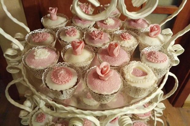 Stojan s mafinkami, torta, Svadobné torty, Lucia Gažiová, 3