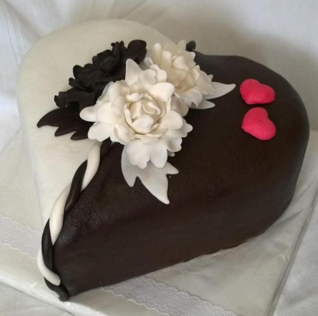 Svadobné srdce s pivonkami..., torta, Svadobné torty, Mariolka, 3