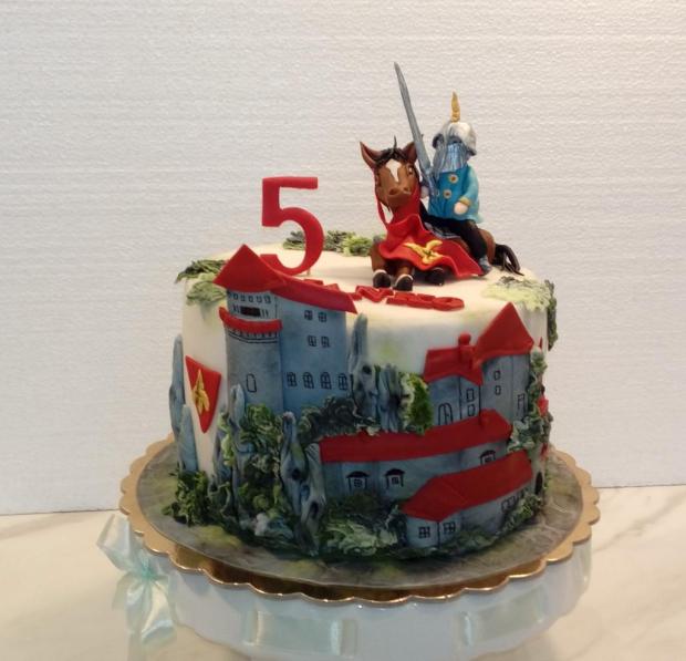 Na želanie rytier s mečom na hrade, torta, Ostané torty pre deti Na želanie rytier s mečom na hrade, torta, Ostané torty pre deti, babina 555, 1