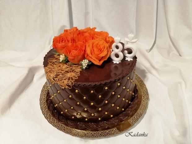 Dezertík pre babku s čokoládovým poťahom a ružami..., torta, Narodeninové torty, Kadanka, 1