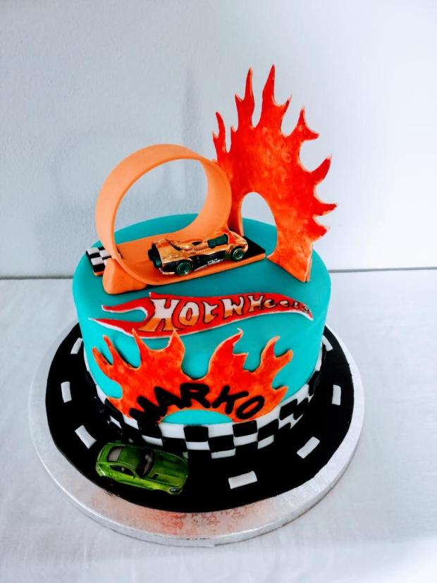 Hotwheels, torta, Torty autíčka, vláčiky, mlssna alena, 1