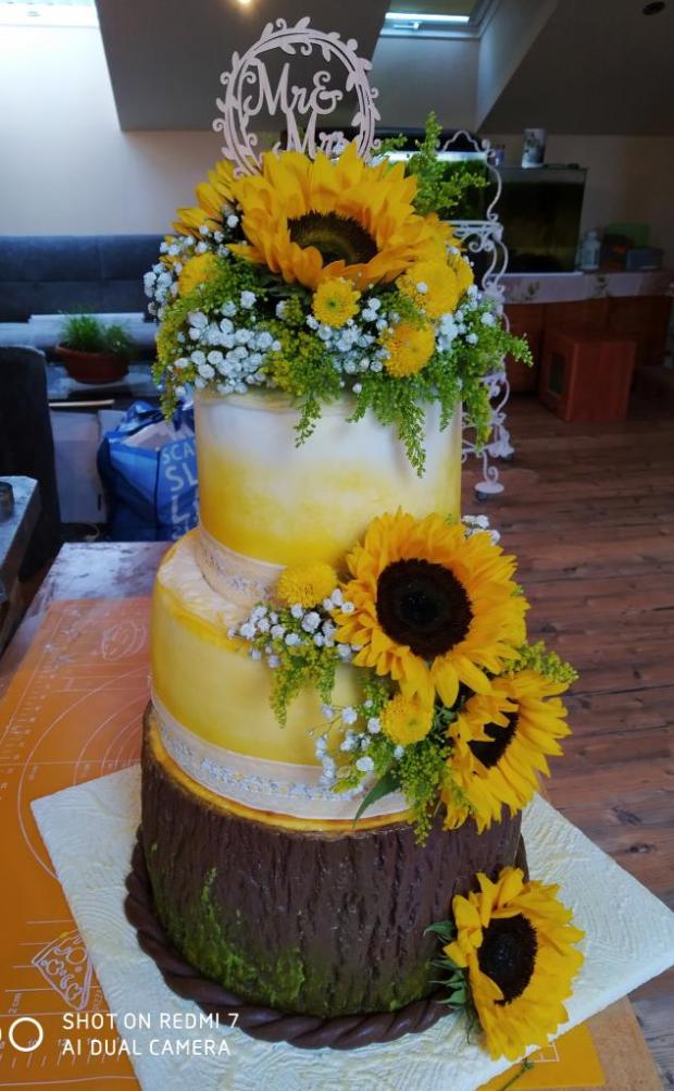 Svadobná slnečnicová, torta, Svadobné torty, Lucia Gažiová, 1