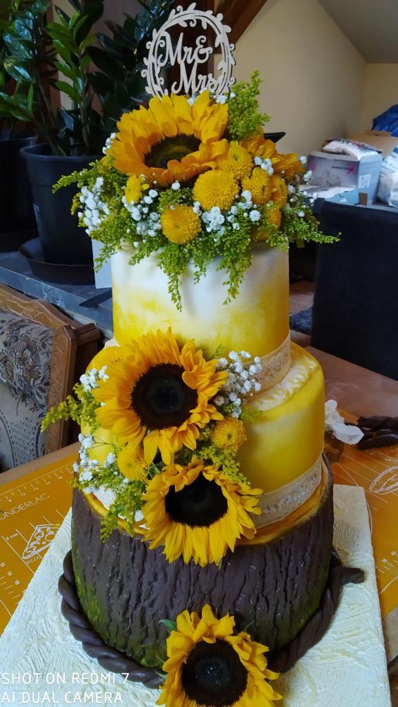 Svadobná slnečnicová, torta, Svadobné torty, Lucia Gažiová, 2