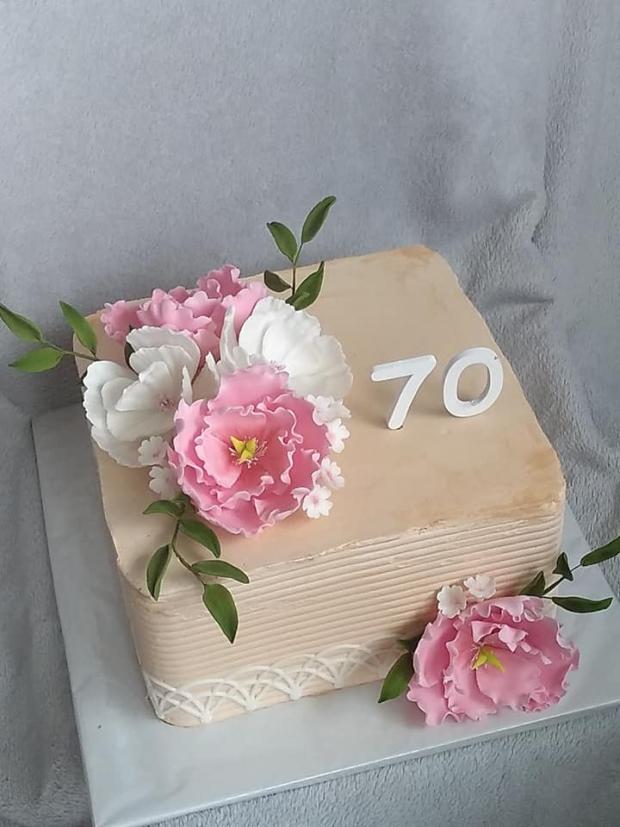 Krémová s kvetmi na drôtiku, torta, Nahé torty, stanula, 2
