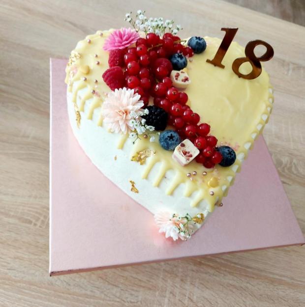 Narodeninova torta, torta, Drip torty, Rogjasweet, 1