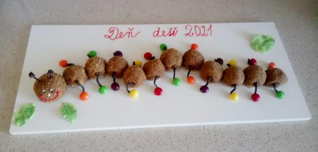 marlenkové guličky - stonožka, torta, Ostané torty pre deti, mariaJ, 1