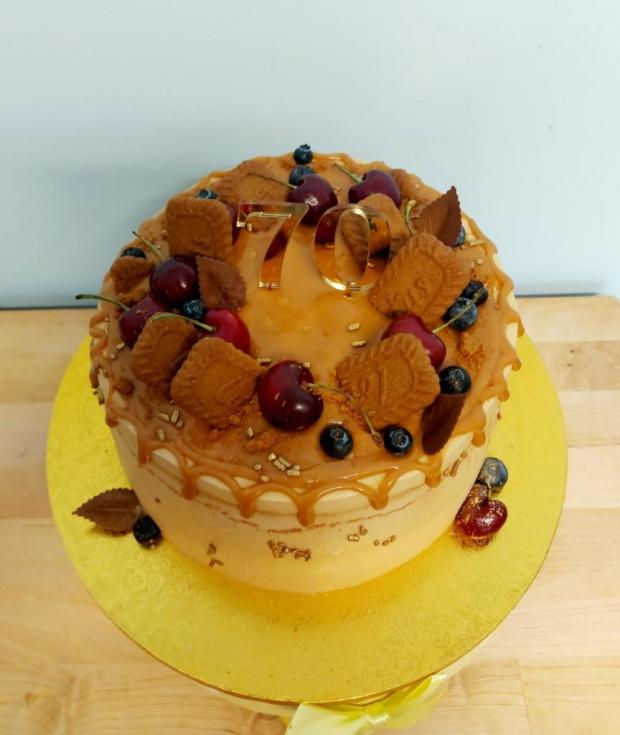 Narodeninova torta, torta, Drip torty, Rogjasweet, 1