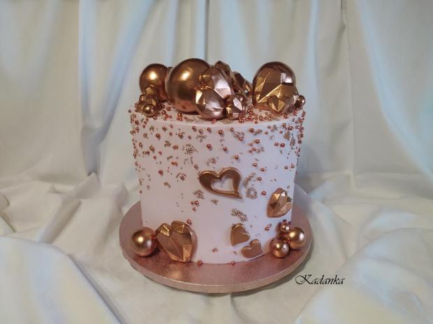 Torta pre dámu s diamantovými srdciami a dekoráciami - ružové zlato, torta, Narodeninové torty, Kadanka, 4