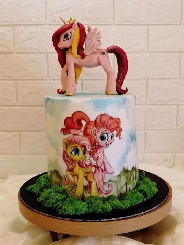 Pony, torta, Torty pre dievčatá, Reka Buzogany Laszlo, 1