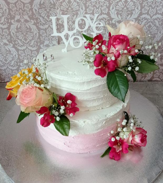 Svadobná tvarohovo jahodová so živými kvetmi , torta, Svadobné torty, BakingWithLove, 1