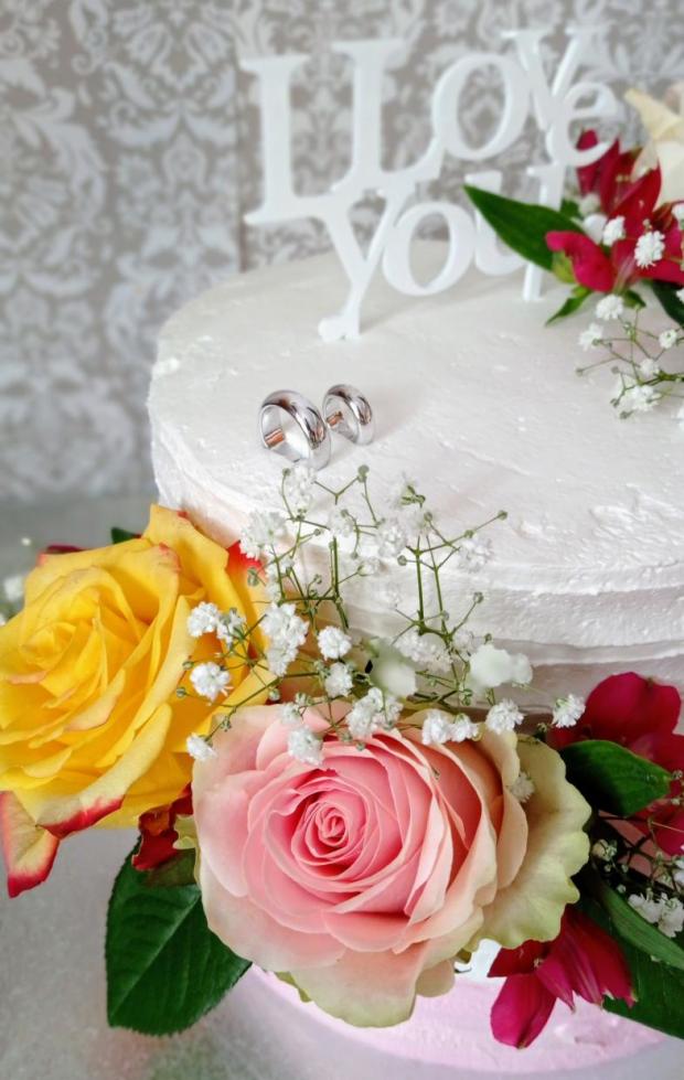 Svadobná tvarohovo jahodová so živými kvetmi , torta, Svadobné torty, BakingWithLove, 2