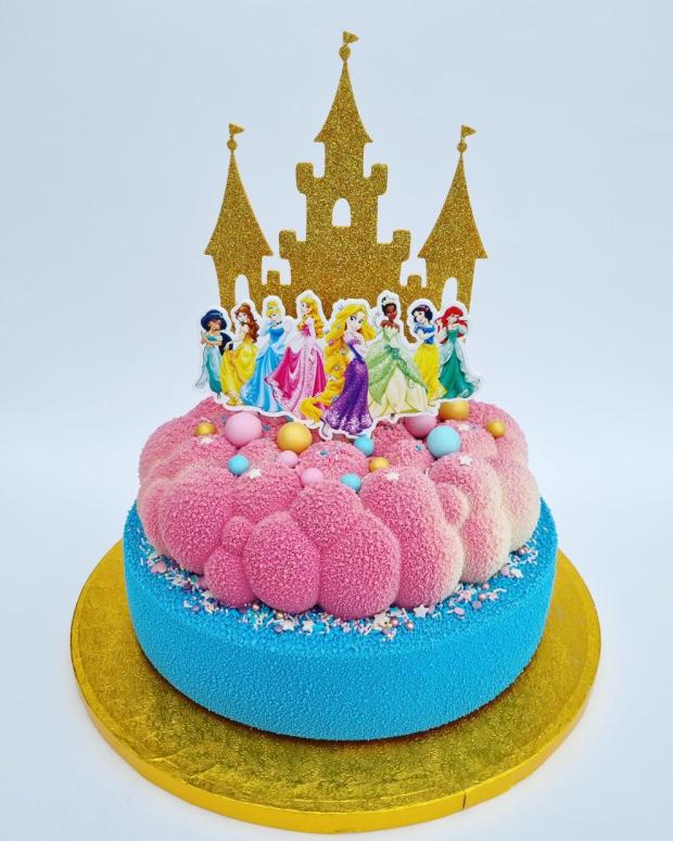 Dvojposchodová mousse torta pre princeznú, torta, Rozprávkové torty, Daniela Glöckner Švajdová, 1