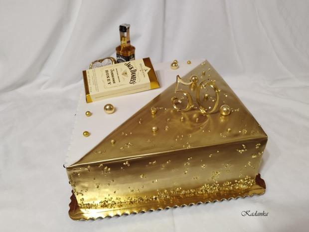 Ku krásnemu jubileu pre pána Jack Daniel’s nesmie chýbať zlato biela , torta, Narodeninové torty, Kadanka, 3