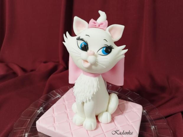Modelácia  - výška 18 cm, Mačka aristokratka Marie z dielne Walta Disneyho , torta, Ozdoby na torty, Kadanka, 1