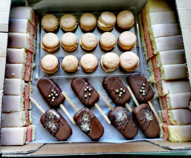 Narodeninová krabička... , torta, Zákusky, Mariolka, 1