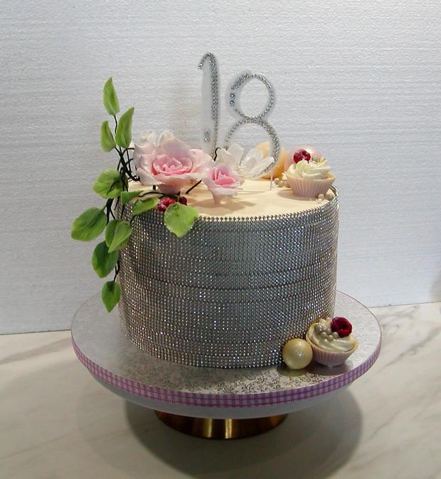 Narodeninová na želanie s kryštálikmi, torta, Narodeninové torty, babina 555, 1