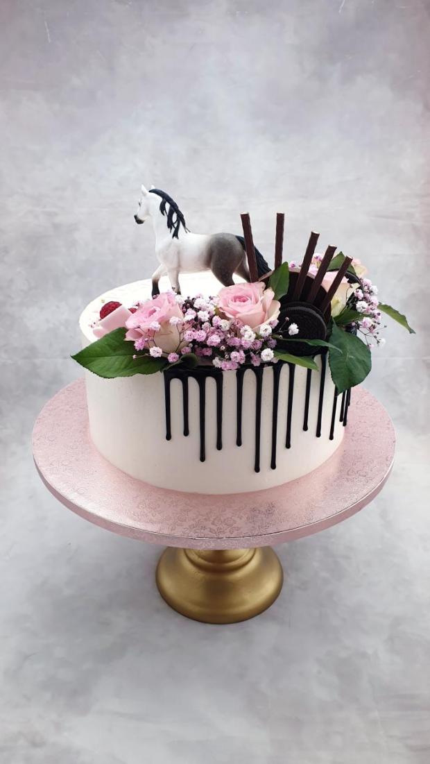 Narodeninová torta pre milovníčku koní, torta, Narodeninové torty, Miriam 17, 4