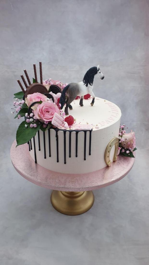 Narodeninová torta pre milovníčku koní, torta, Narodeninové torty, Miriam 17, 5