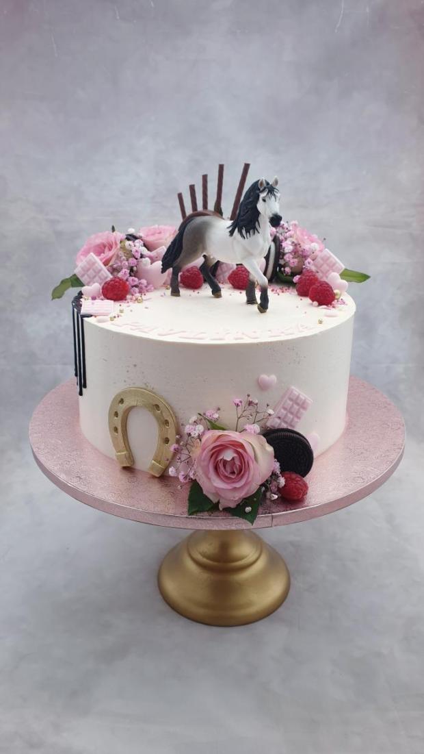 Narodeninová torta pre milovníčku koní, torta, Narodeninové torty, Miriam 17, 3