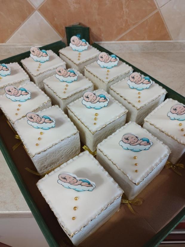Torta na krstiny s mini tortičkami, torta, Torty na krstiny, Kadanka, 3
