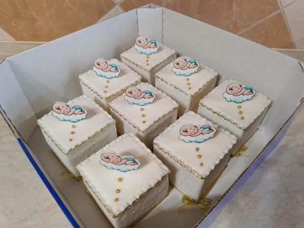 Torta na krstiny s mini tortičkami, torta, Torty na krstiny, Kadanka, 4
