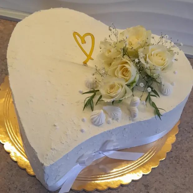 Biela svadobná torta srdce, torta, Svadobné torty, Obertová Mária, 1