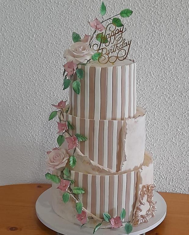 Poschodová torta krémovo-biela, torta, Narodeninové torty, Obertová Mária, 1