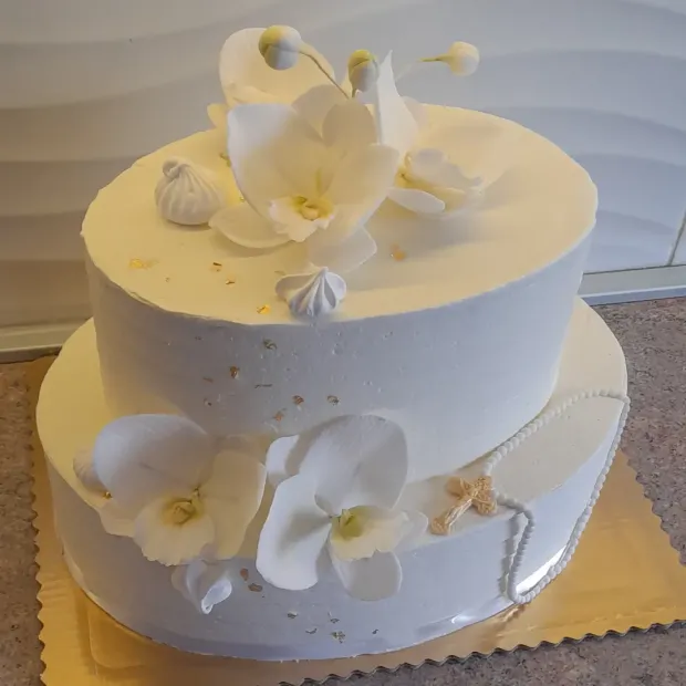 Biela poschodová torta na cirkevné sviatky, torta, Torty na cirkevné sviatky, Obertová Mária, 1