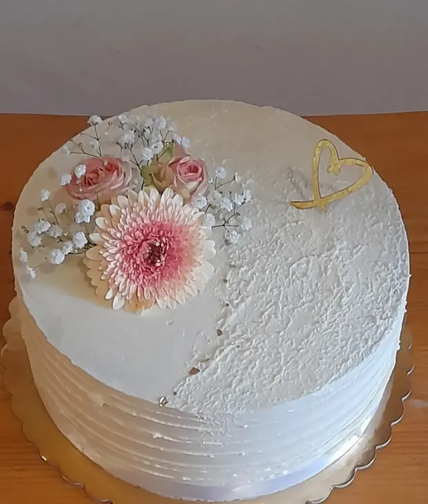 Okrúhla svadobná torta s kvetmi, torta, Svadobné torty, Obertová Mária, 1