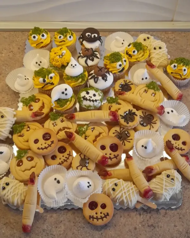 Haloweenske koláčiky, torta, Zákusky, Obertová Mária, 1