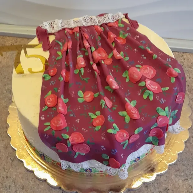 Torta s požitavským krojom, torta, Narodeninové torty, Obertová Mária, 1