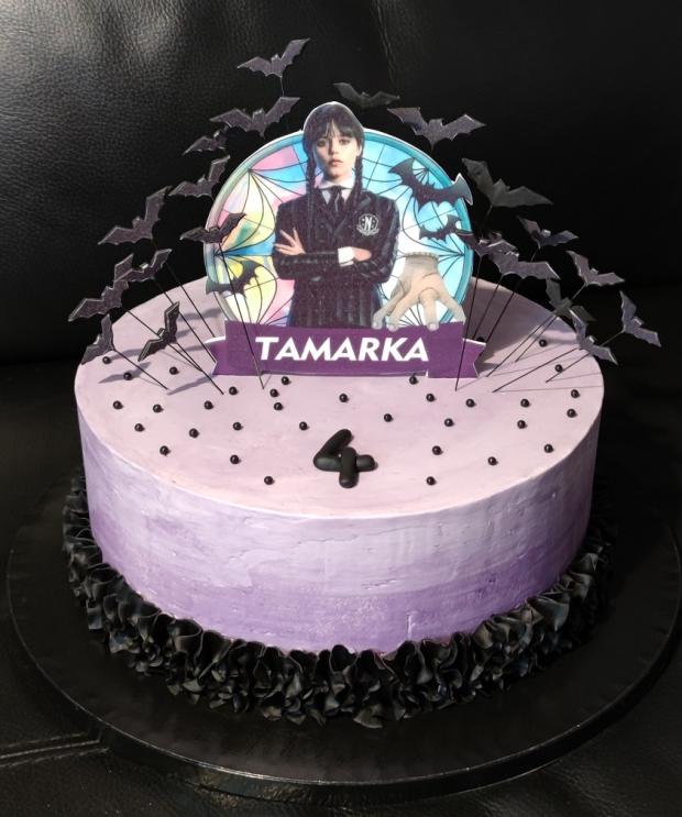 Foto: KSlavka | Narodeninová torta pre fanúšikov Wednesday
