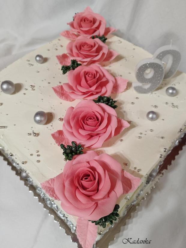 Krémová tortička v strieborno bielom šate ku krásnemu jubileu pre dámu❤, torta, Narodeninové torty, Kadanka, 4