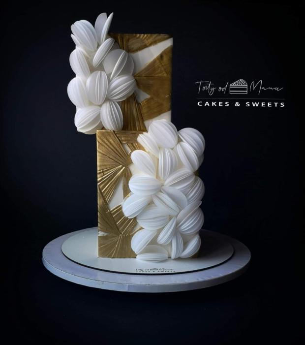 Zlatá elegantná torta