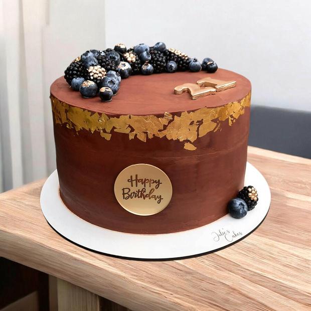 Čokoládová s jemným zdobením 🍫🎂, torta, Čokoládové torty, Julie's Cakes, 1