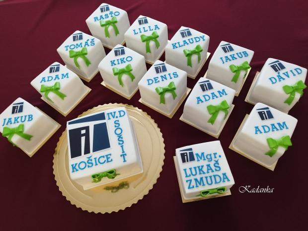 Minitortičky na stužkovú Stredná odborná škola informačných technológií❤, torta, Torty - škola, stužková, Kadanka, 1
