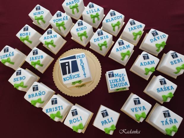 Minitortičky na stužkovú Stredná odborná škola informačných technológií❤, torta, Torty - škola, stužková, Kadanka, 3