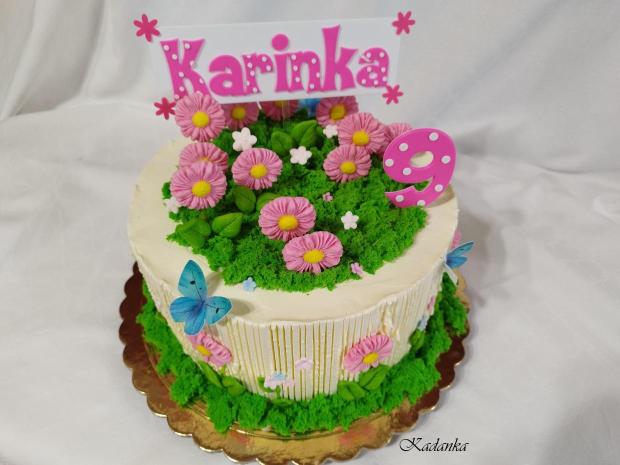 Krémová tortička pre Karinku na želanie  s lúkou a kvietkami❤😘, torta, Torty pre dievčatá, Kadanka, 3