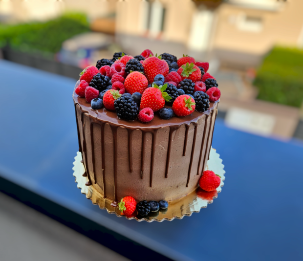 Echt ovocná drip torta , torta, Drip torty, Katarína Záhorecová, 1