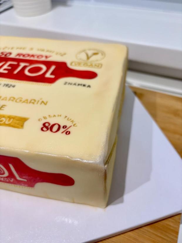 Torta v tvare margarínu 🥰, torta, Netradičné torty, Marcela Papsonová, 3