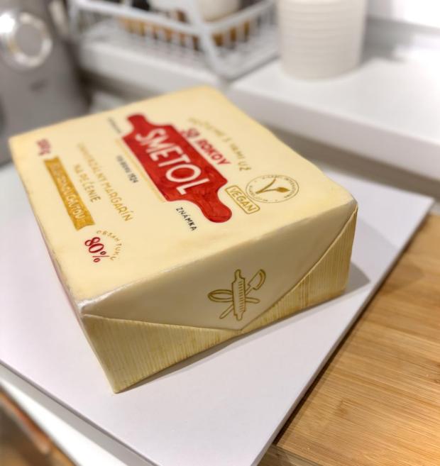Torta v tvare margarínu 🥰, torta, Netradičné torty, Marcela Papsonová, 2