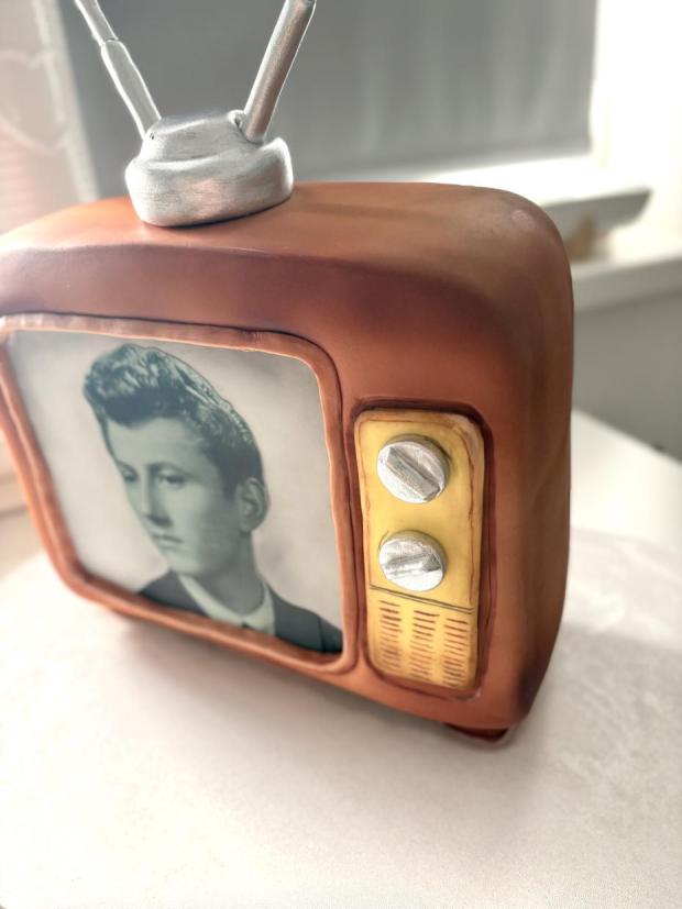 nostalgická retro tv k 80. narodeninám , torta, Narodeninové torty, Marcela Papsonová, 3