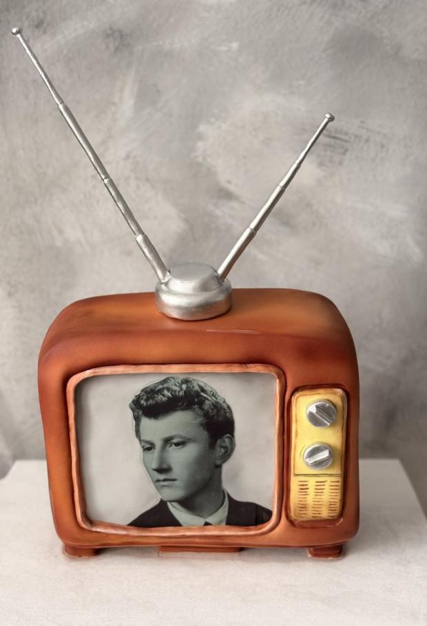 nostalgická retro tv k 80. narodeninám , torta, Narodeninové torty, Marcela Papsonová, 1