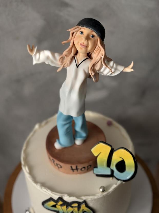 Tortička pre Hip Hop tanečnicu , torta, Ostané torty pre deti, Marcela Papsonová, 1
