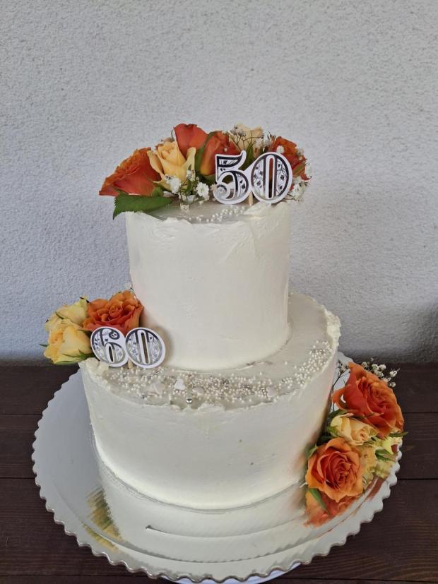 Poschodová na dvojitú oslavu so živými kvetmi , torta, Narodeninové torty, Bejč, 1