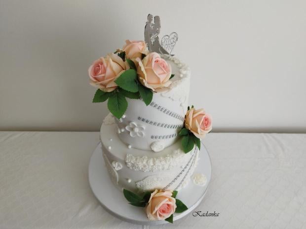 Svadobná vo vintage štýle v strieborno bielom šate, torta, Svadobné torty, Kadanka, 2