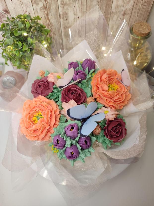 Nežná 7 kusová kytička z cupcakes , torta, Zákusky Nežná 7 kusová kytička z cupcakes , torta, Zákusky, Tesserts, 1