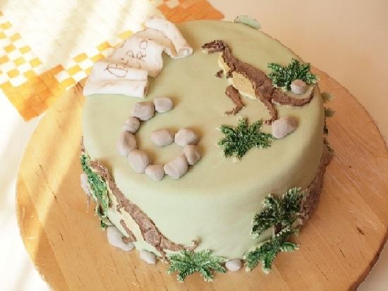 Pre môjho malého veľkého dinomaniaka, torta, Torty so zvieratkami Pre môjho malého veľkého dinomaniaka, torta, Torty so zvieratkami, bumbi, 1